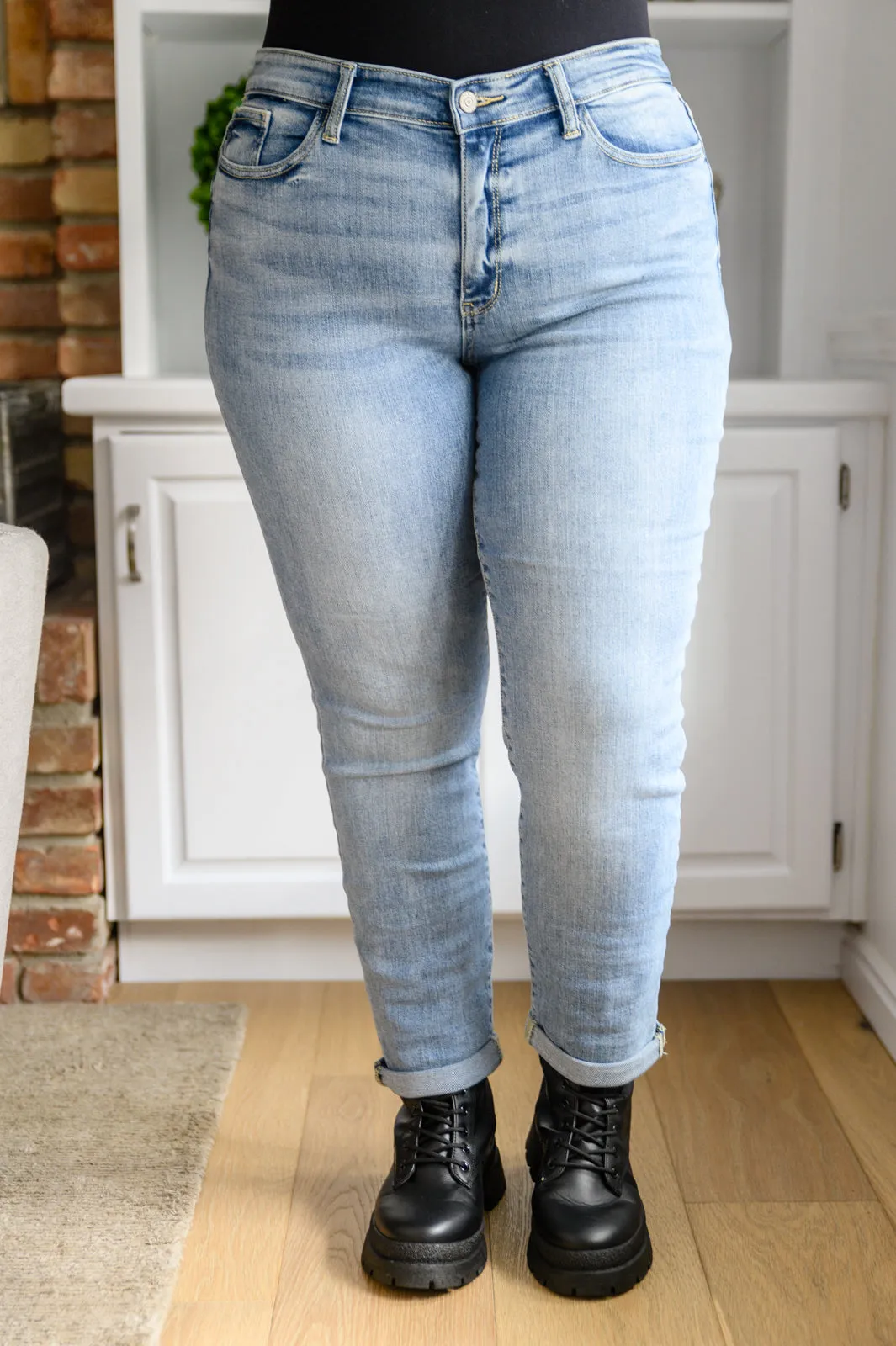 Judy Blue Mid Rise Bleach Wash Boyfriend Jeans