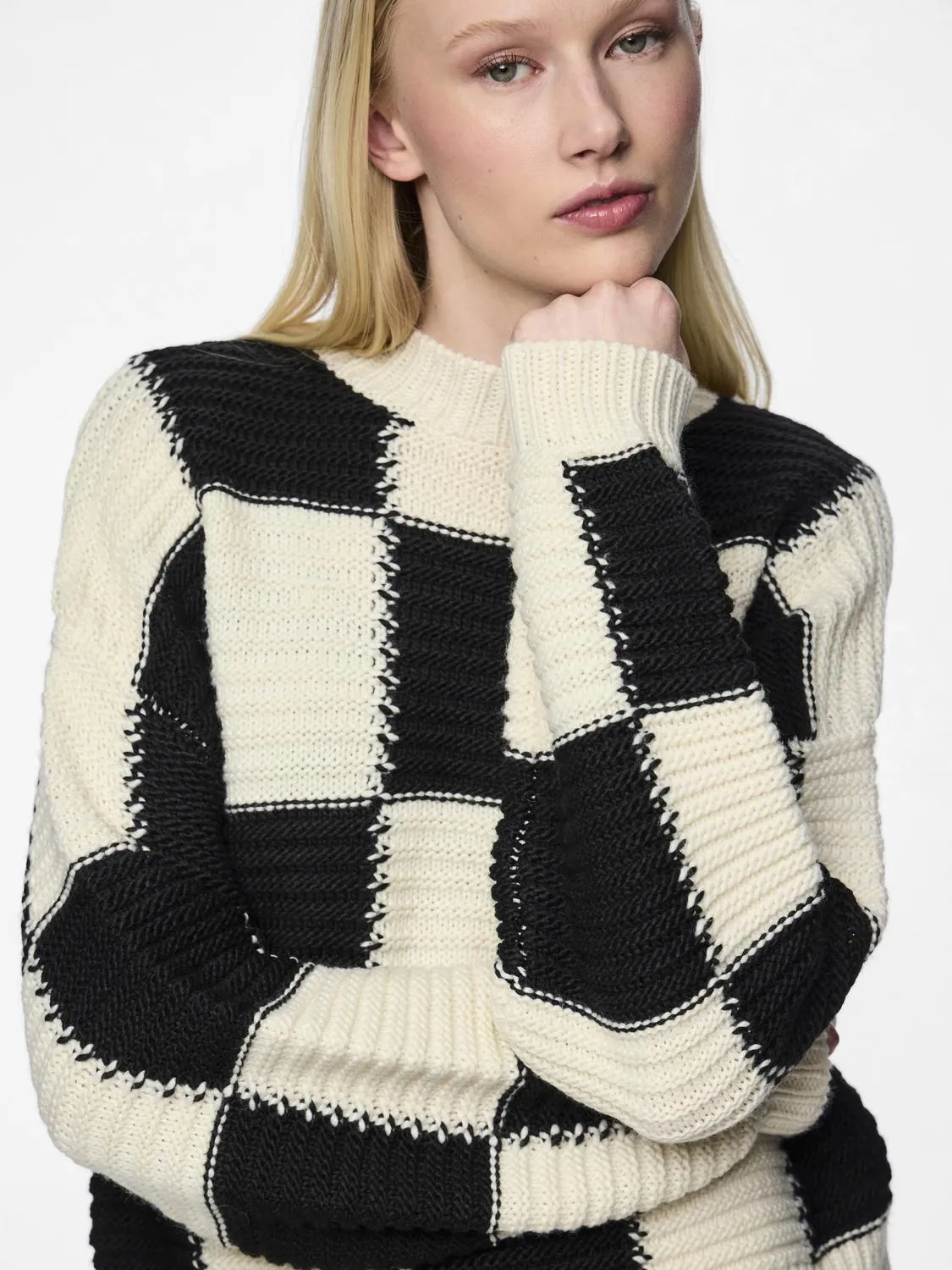 Pieces - Checkerboard Knit Jumper in Monotone