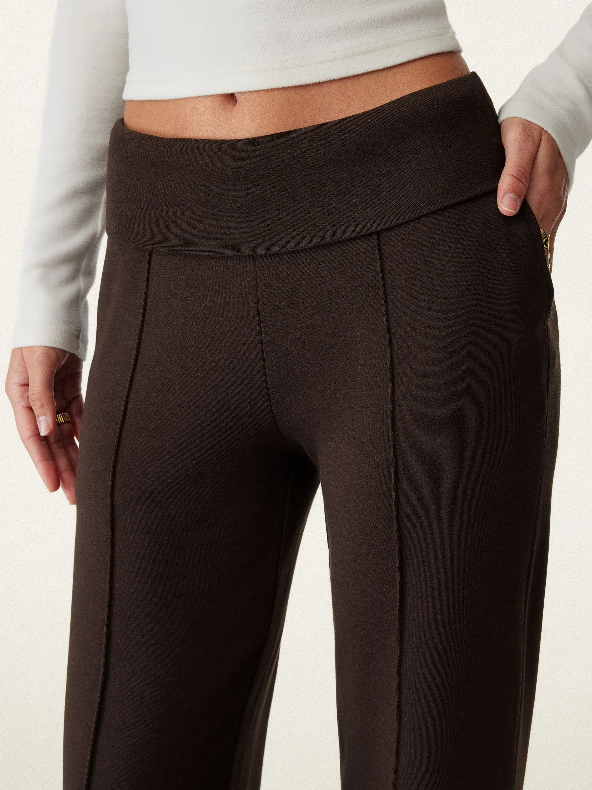 Tummy Warmer Pin-Tuck Pant